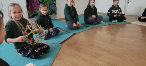 97ab0f90-5c38-41c9-9c21-8aaddaf60d95