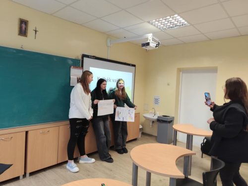 c9fa4e21-858e-4c91-b02d-e3c43817542c