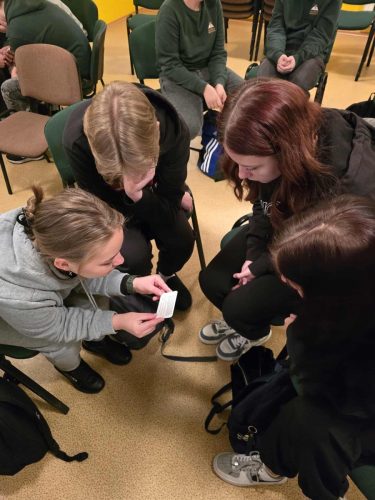 21464228-6d2b-4e5a-90d4-fc1156a738f0