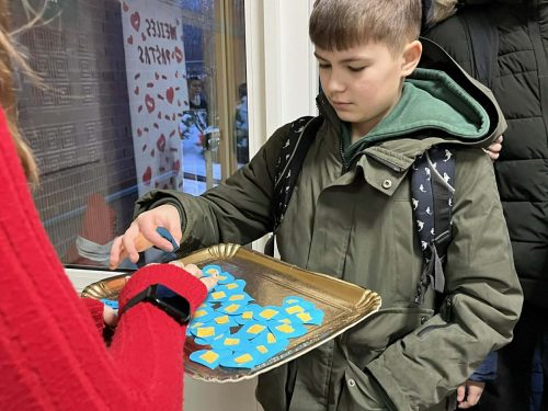 65e5904d-68c6-445e-88f1-de43a47dd421